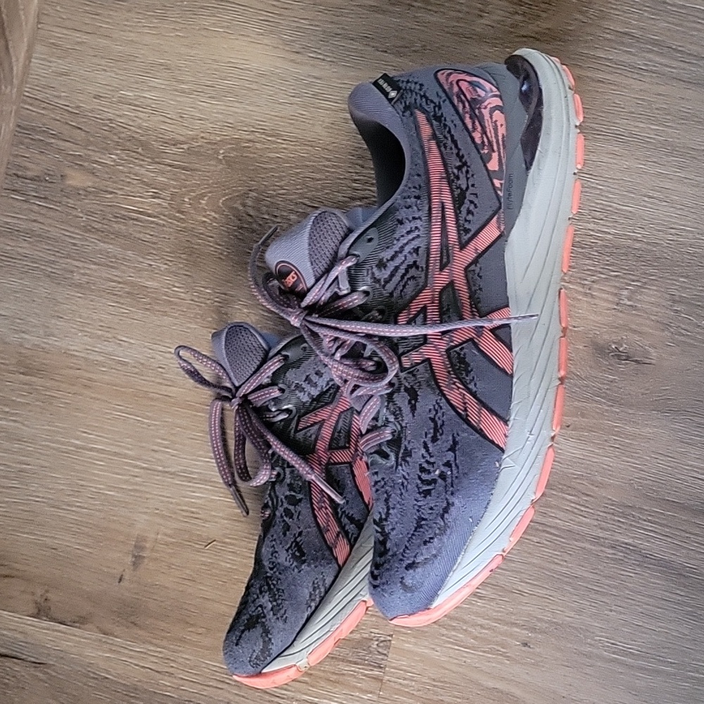Asics Gel Cumulus 23 G-TX Women Gray Water-Resistant Running Shoes Gore-Tex